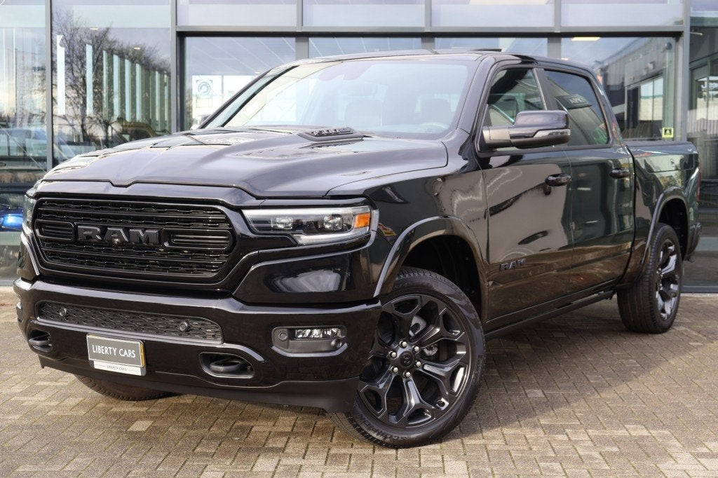Dodge RAM 5.7i V8 HEMI LIMITED Night Edition / NIEUW/BPM VRI, Automaat, Huisgarantie, 5654 cc, Met garantie (alle)