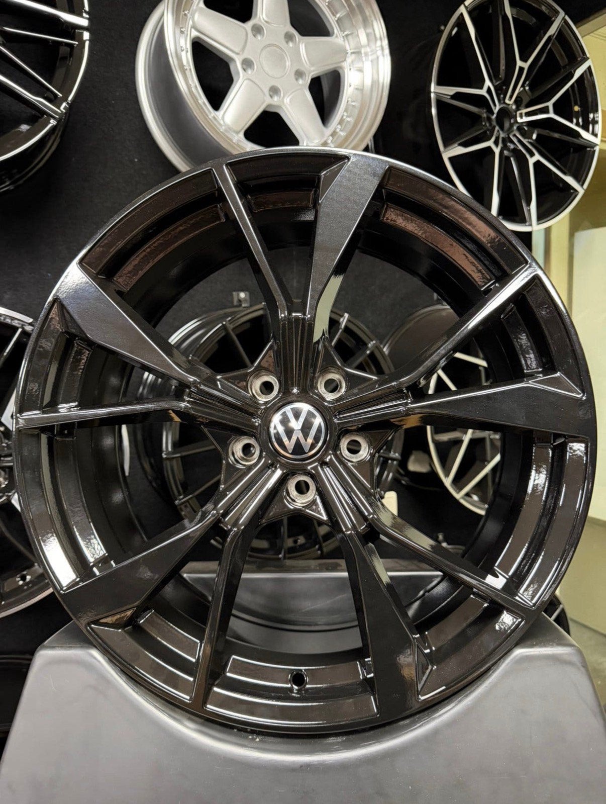 19 inch velgen voor Volkswagen Misano R look 5x112 T-Roc Tig, 19 inch, Velg(en), Nieuw, Ophalen of Verzenden