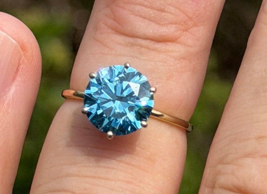 14k geel gouden ring met blauwe diamant van 3.51ct! nieuw!, Blauw, Nieuw, Ophalen of Verzenden, 17 tot 18