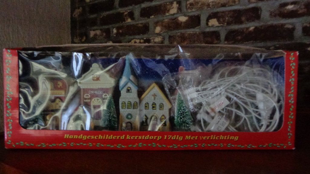 Kerstdorp met verlichting in originele verpakking, Ophalen, Zo goed als nieuw