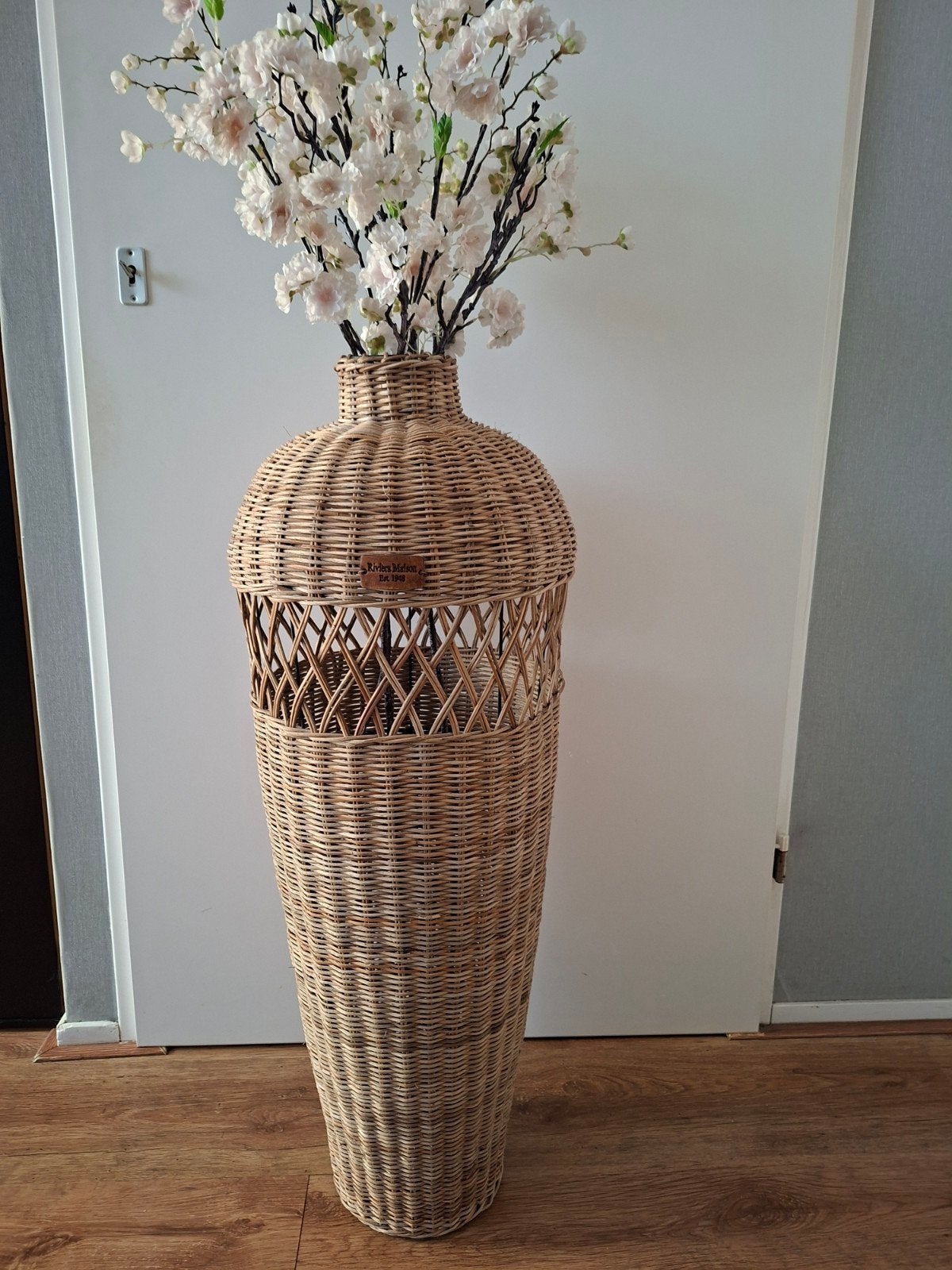 riviera maison rattan vaas 90 cm hoog, Huis en Inrichting, Woonaccessoires | Vazen, Ophalen