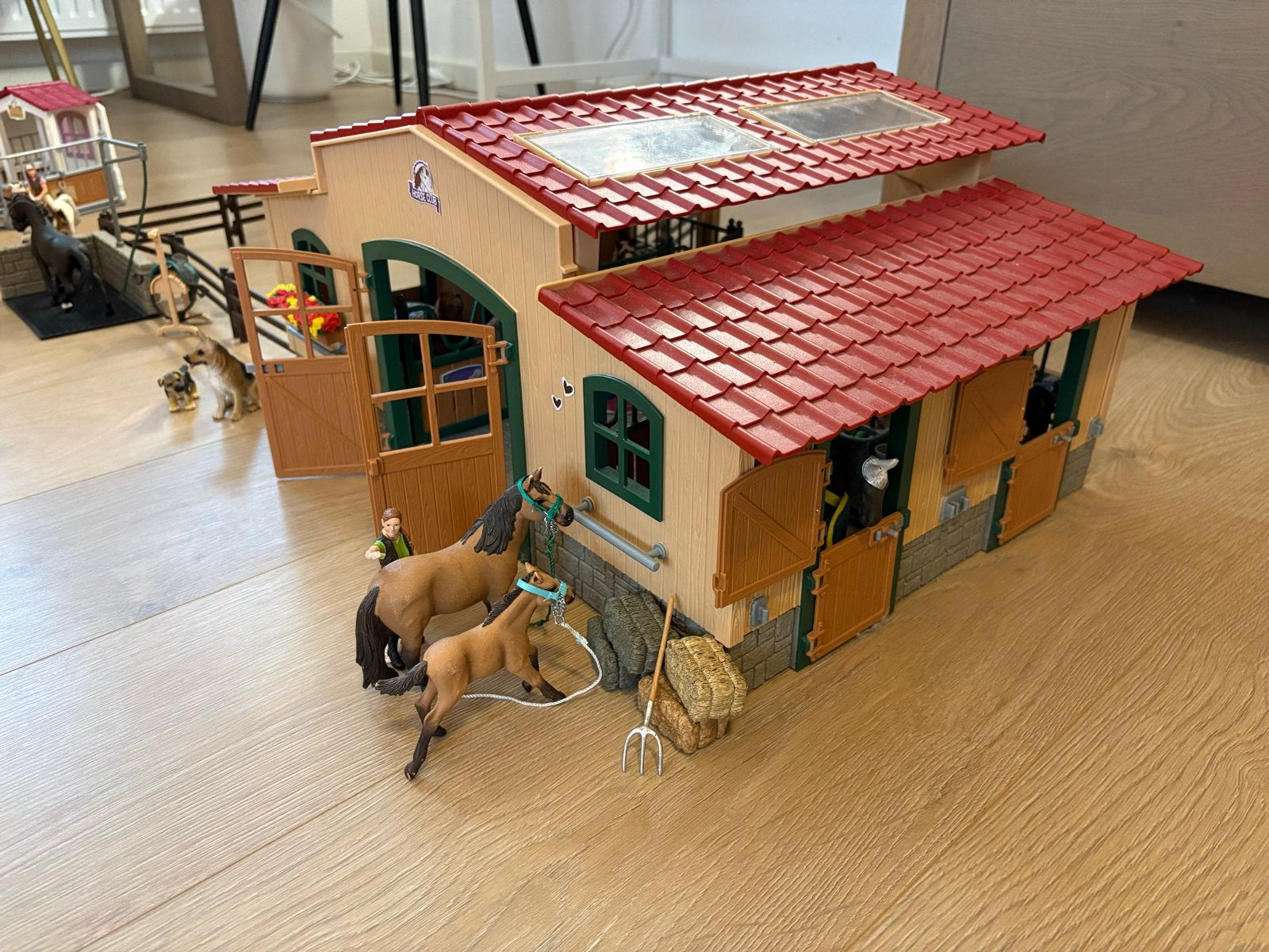 Schleich paardenmanege met veel paarden en accessoires, Ophalen of Verzenden, Gebruikt