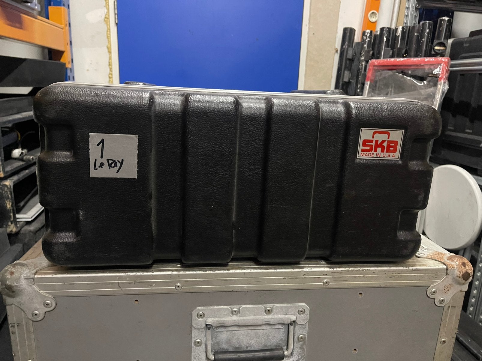 SKB FLIGHTCASE made USA 4He Double Doors 44cm Inbouw nt.1, Ophalen, Gebruikt, Overige instrumenten, Flightcase
