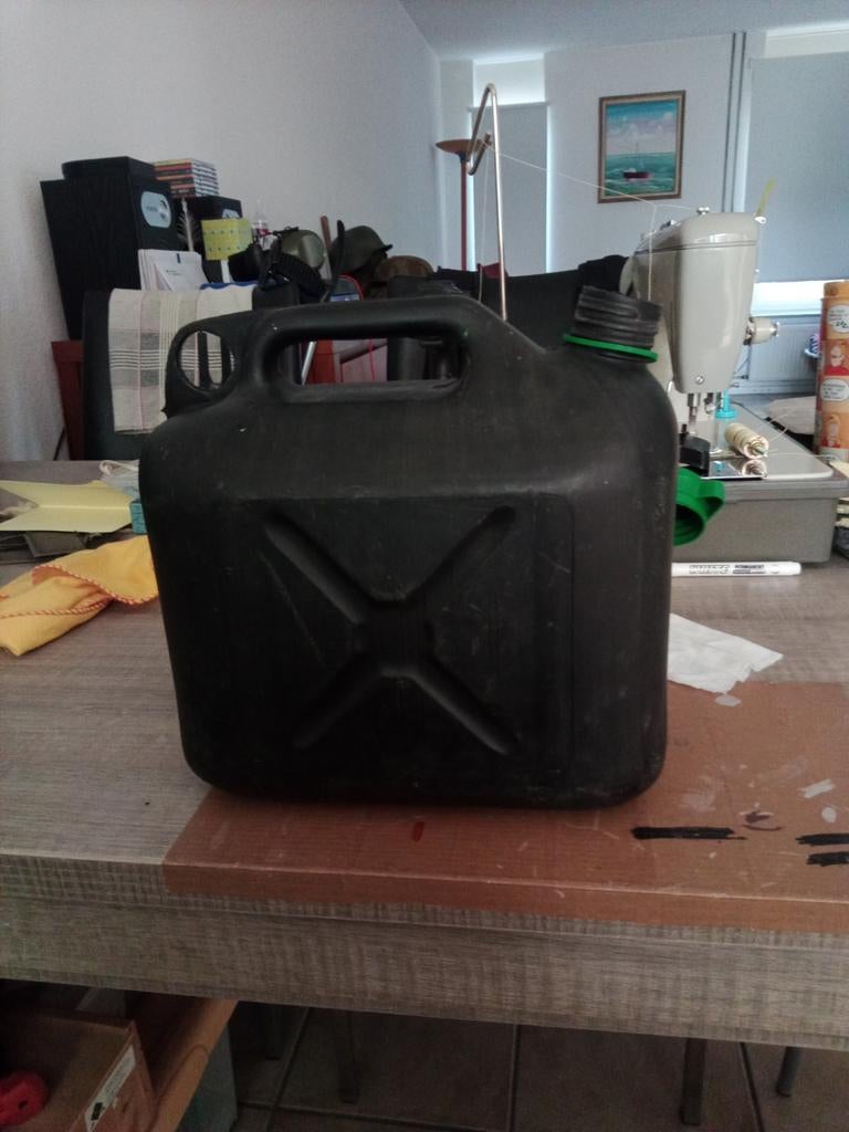 Jerrycan te koop 5 liter, Ophalen of Verzenden