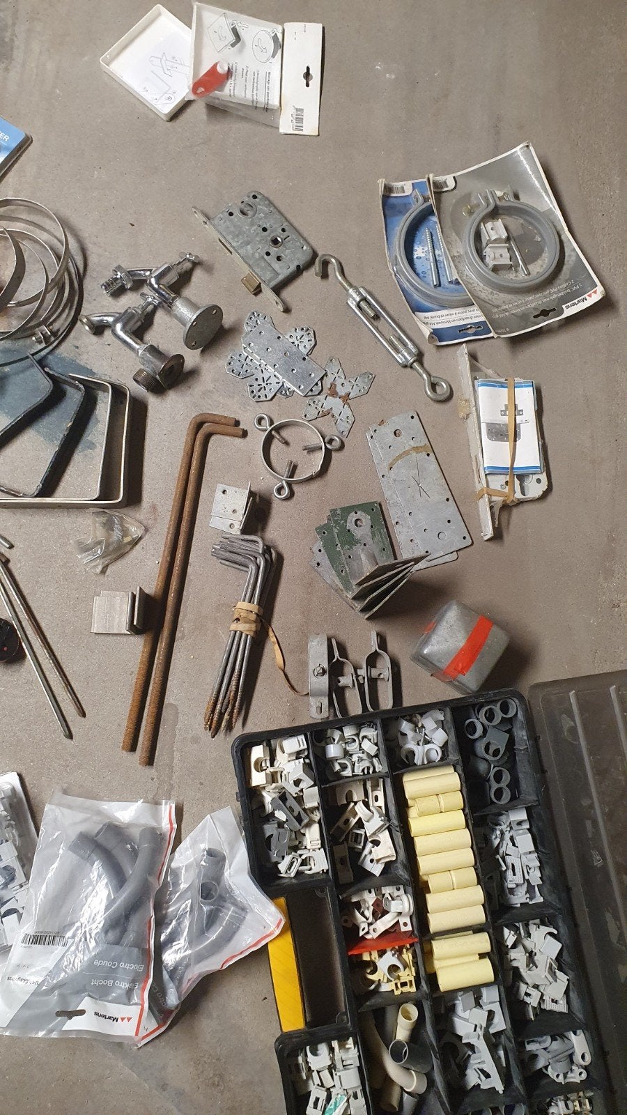 rommelmarkt spulletjes, Ophalen