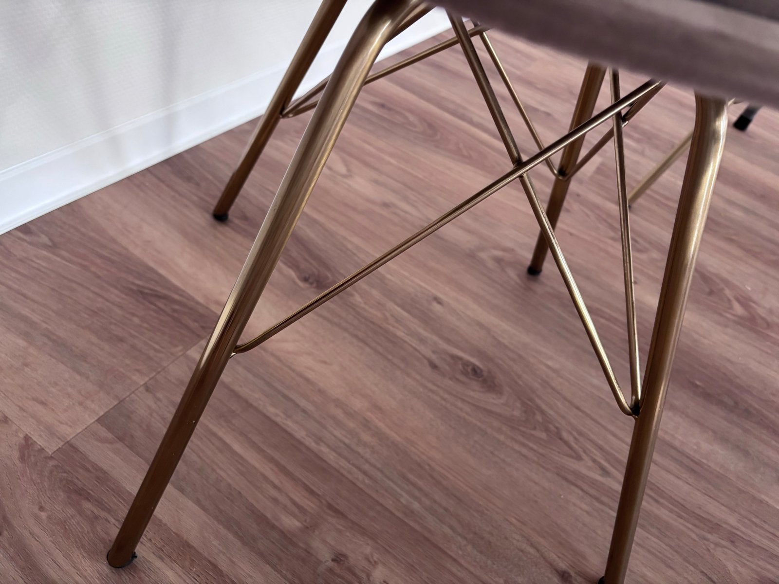 Set van 4 fluwelen eetkamerstoelen met gouden poten, Overige kleuren, Ophalen of Verzenden, Zo goed als nieuw, Vier