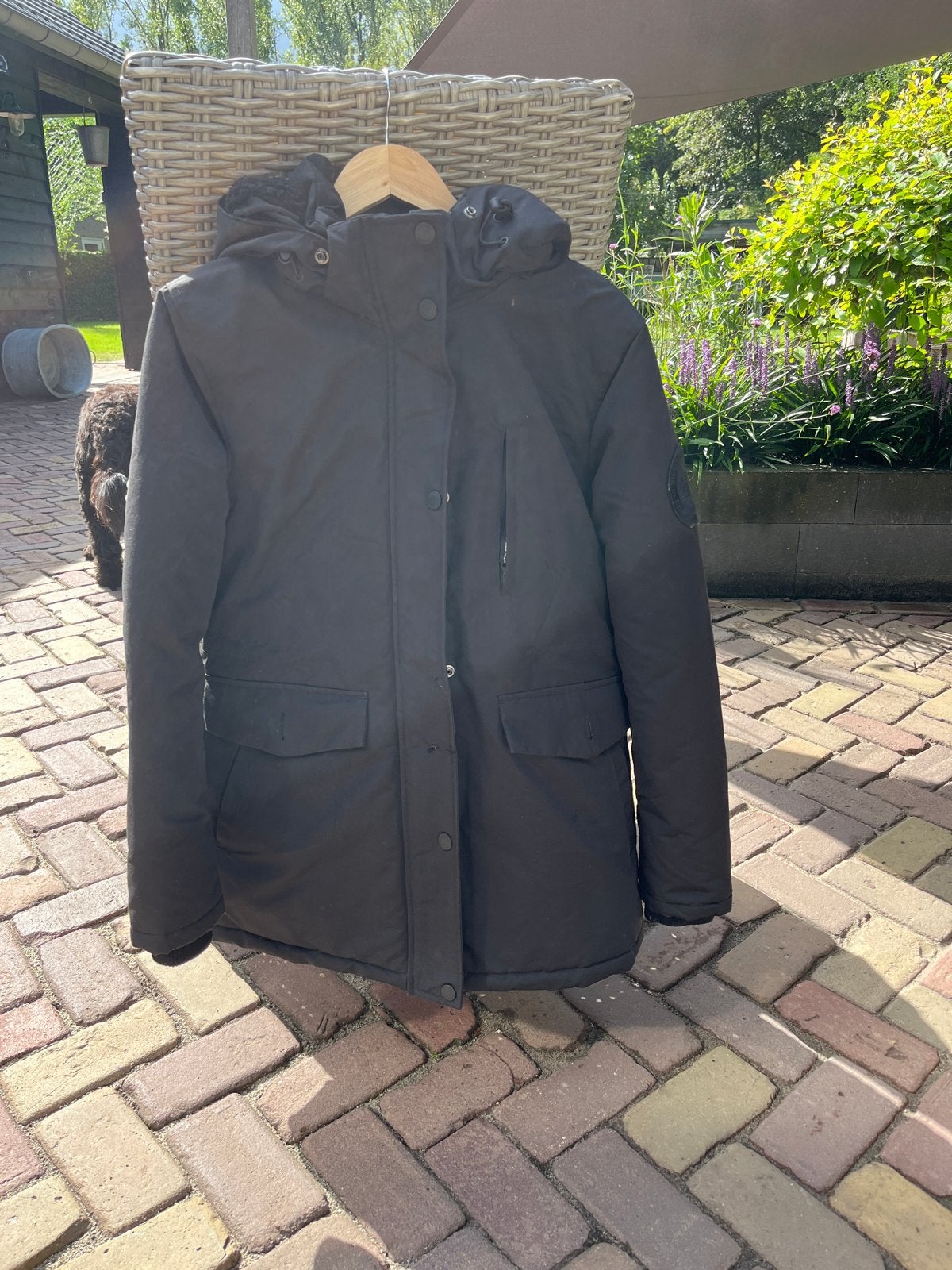 Zwarte winterjas met capuchon, Kleding | Dames, Ophalen of Verzenden, Zo goed als nieuw, Zwart
