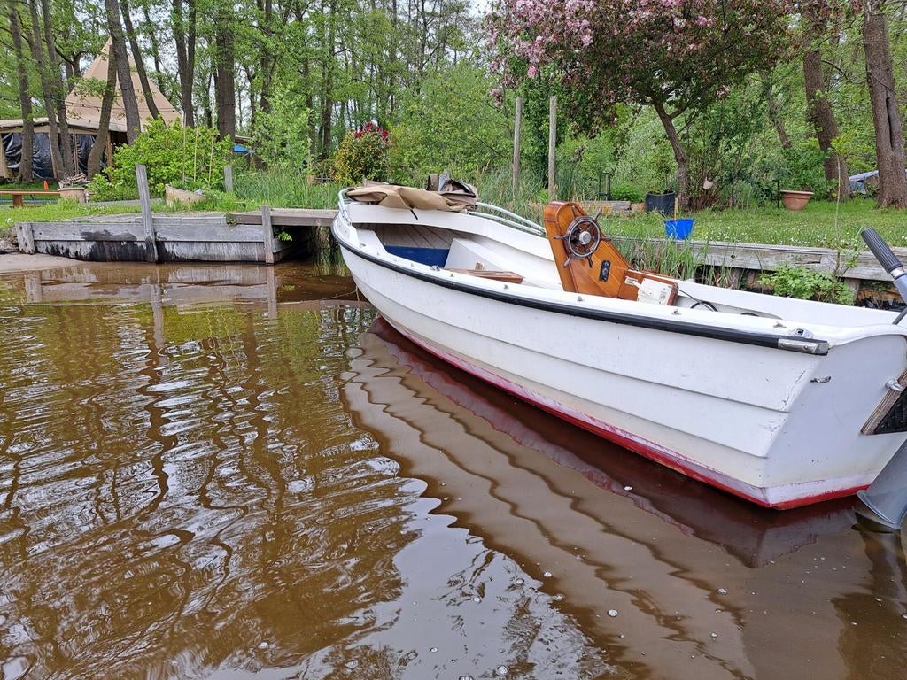 Polyester vlet met 15 PK Buitenboordmotor, Watersport en Boten, Buiten- en Binnenboordmotoren, Ophalen, Gebruikt, Benzine, 10 tot 30 pk