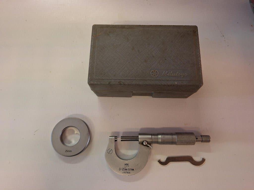 Mitutoyo Micrometer set 0-25mm + Extra Instelring 25mm, Doe-het-zelf en Verbouw, Verzenden, Gebruikt, Overige meters