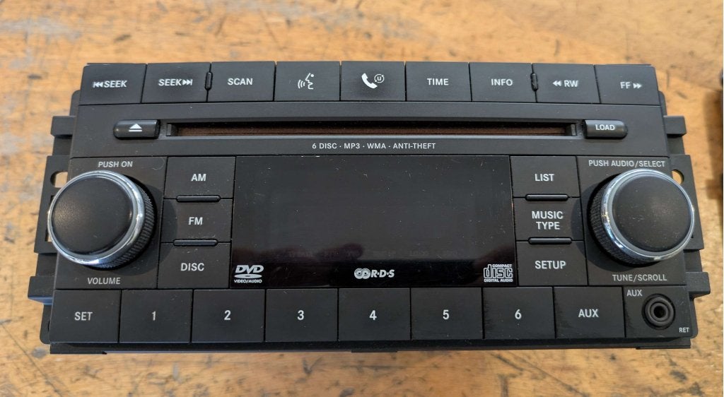 Dodge Nitro radio/cd speler 2007-2009, Mopar, Info@mopar.com, PO Box 21-8004 | Auburn Hills, MI 48321-8004, Jeep