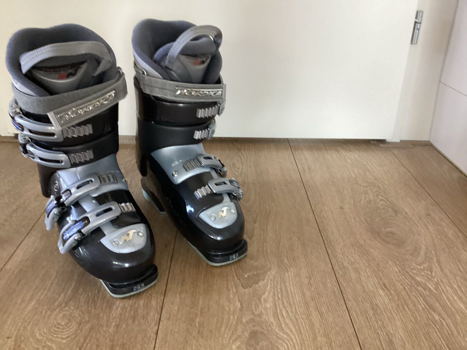 Nordica skischoenen - schoenmaat 41/42, Ophalen, 160 tot 180 cm, Gebruikt, Schoenen