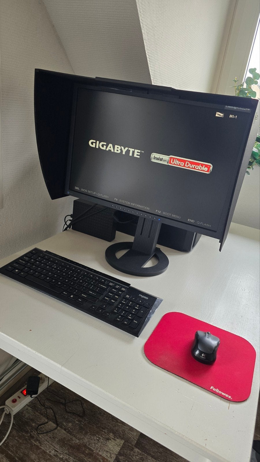Eizo ColorEdge monitor met zonnekap, Ophalen, Zo goed als nieuw