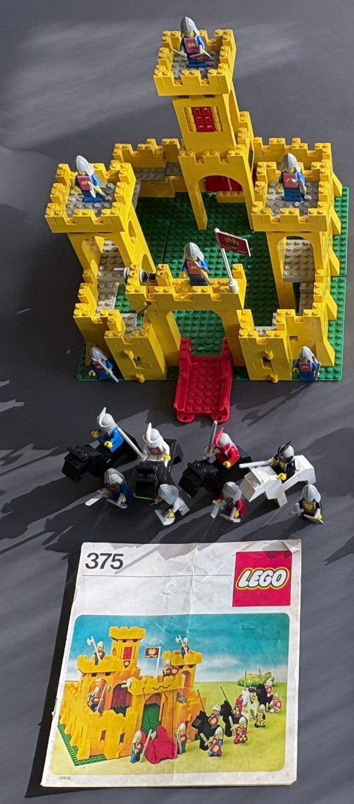 Lego 375 Castle “Het gele kasteel”, Gebruikt, Lego, Ophalen of Verzenden, Inclusief instructies
