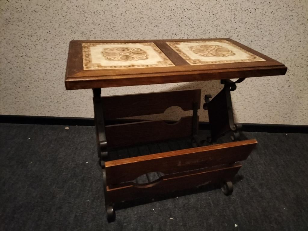 Vintage kranten tafel, Ophalen of Verzenden, 25 tot 50 cm, Rechthoekig, 100 tot 150 cm