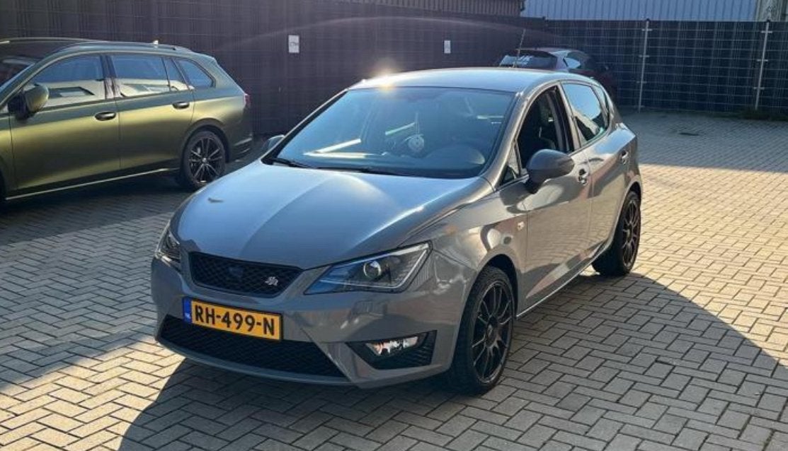 Seat Ibiza 1.0 TSI FR uitvoering., Auto's, Voorwielaandrijving, 40 €/maand, Zwart, 1009 kg