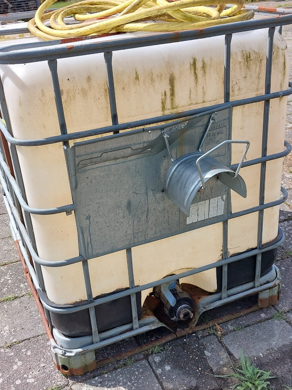IBC container 1000 liter met metalen frame, Tuin en Terras, Ophalen, Kunststof, Gebruikt, Met kraantje