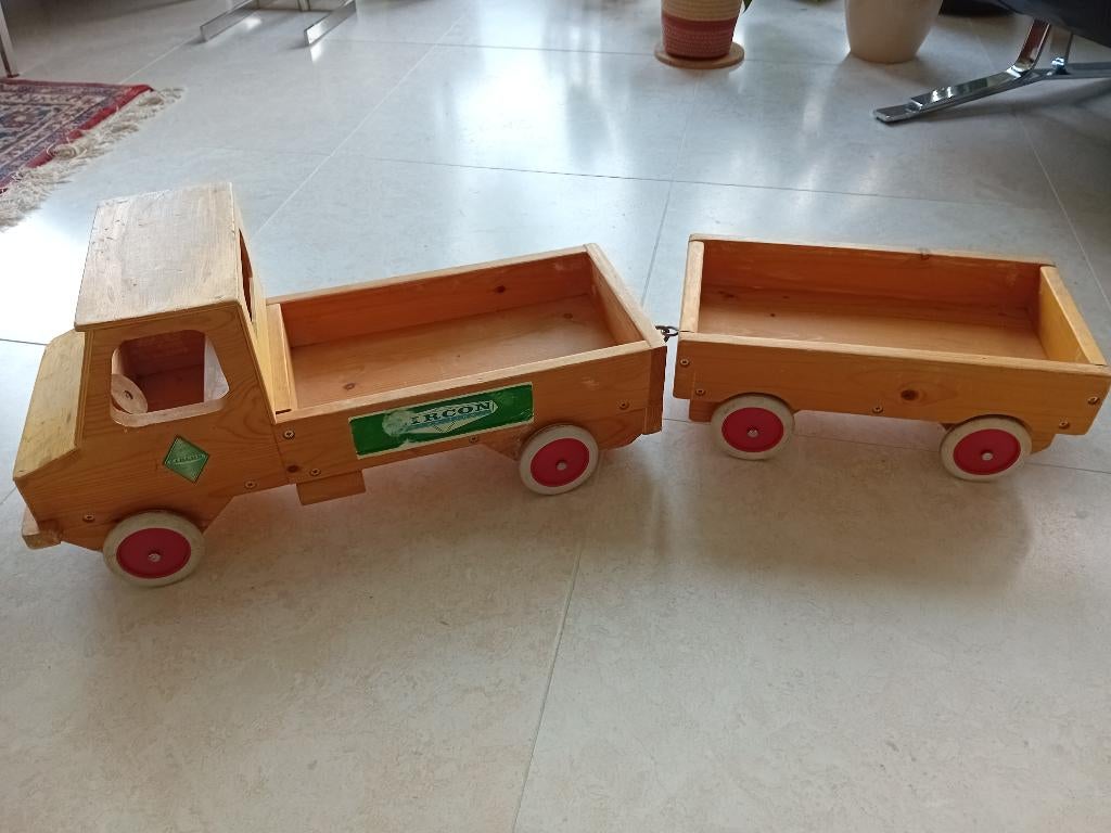 Grote houten vrachtauto met aanhanger ~ Zircon., Kinderen en Baby's, Speelgoed | Houten speelgoed, Ophalen of Verzenden, Gebruikt
