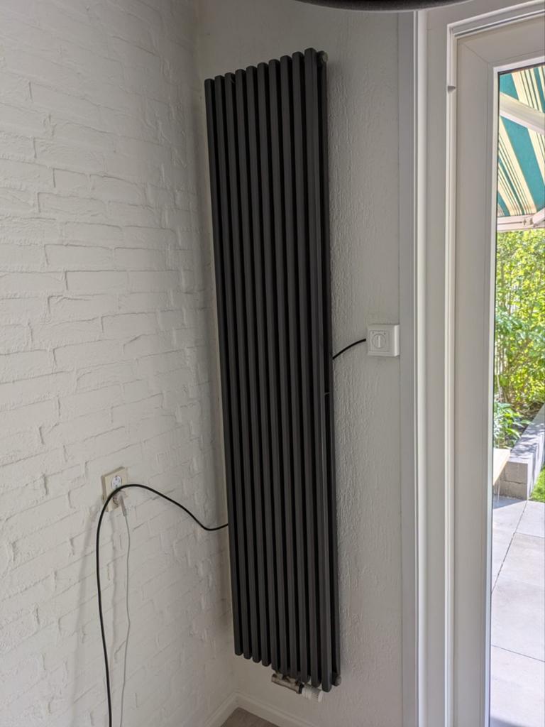 Haceka mojave moderne verticale design radiator, antraciet, Ophalen, Radiator, Minder dan 60 cm, Zo goed als nieuw