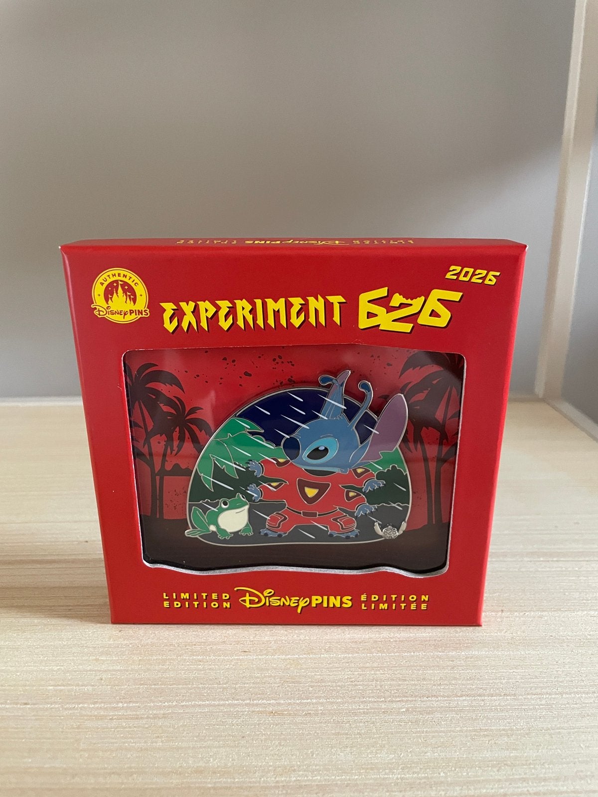 Stitch experiment 626 dag pin limited edition, Verzamelen, Speldjes, Pins en Buttons, Verzenden, Nieuw, Speldje of Pin