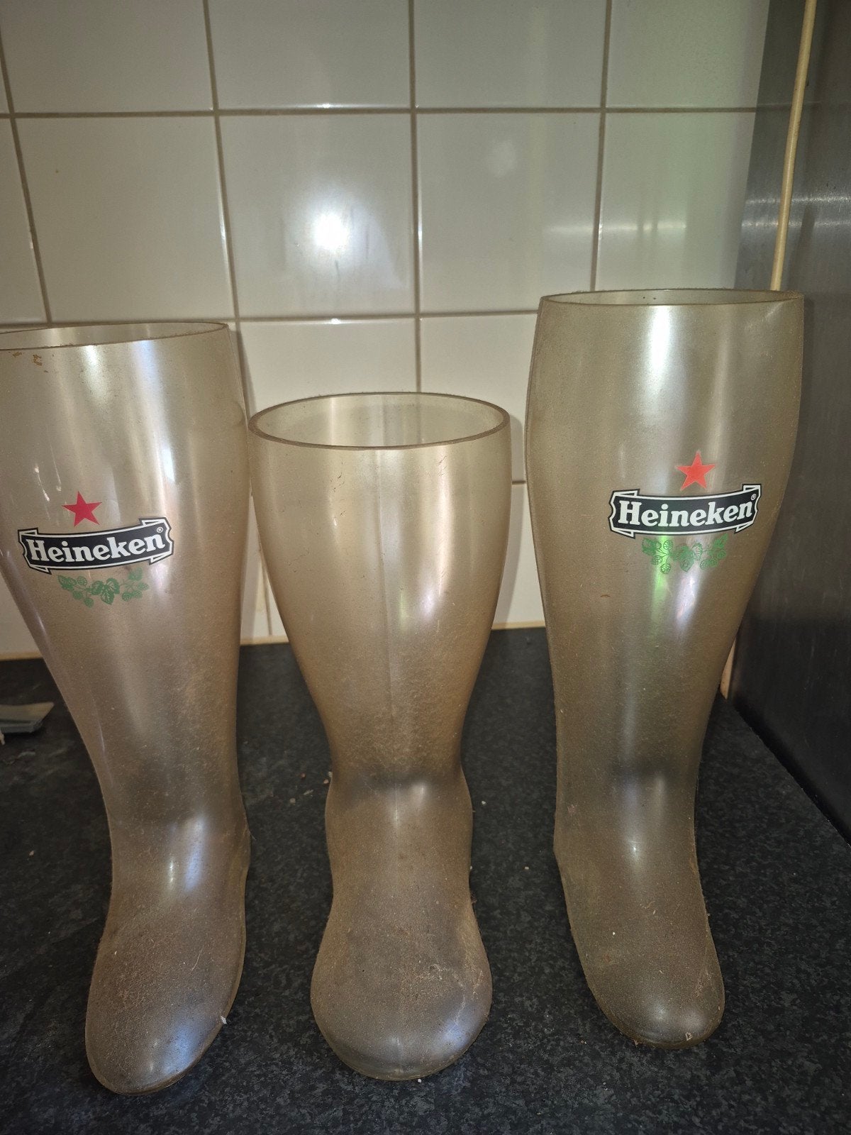3 Bierlaarzen: 2x Heineken, 1x merkloos, Ophalen, Zo goed als nieuw, Overige