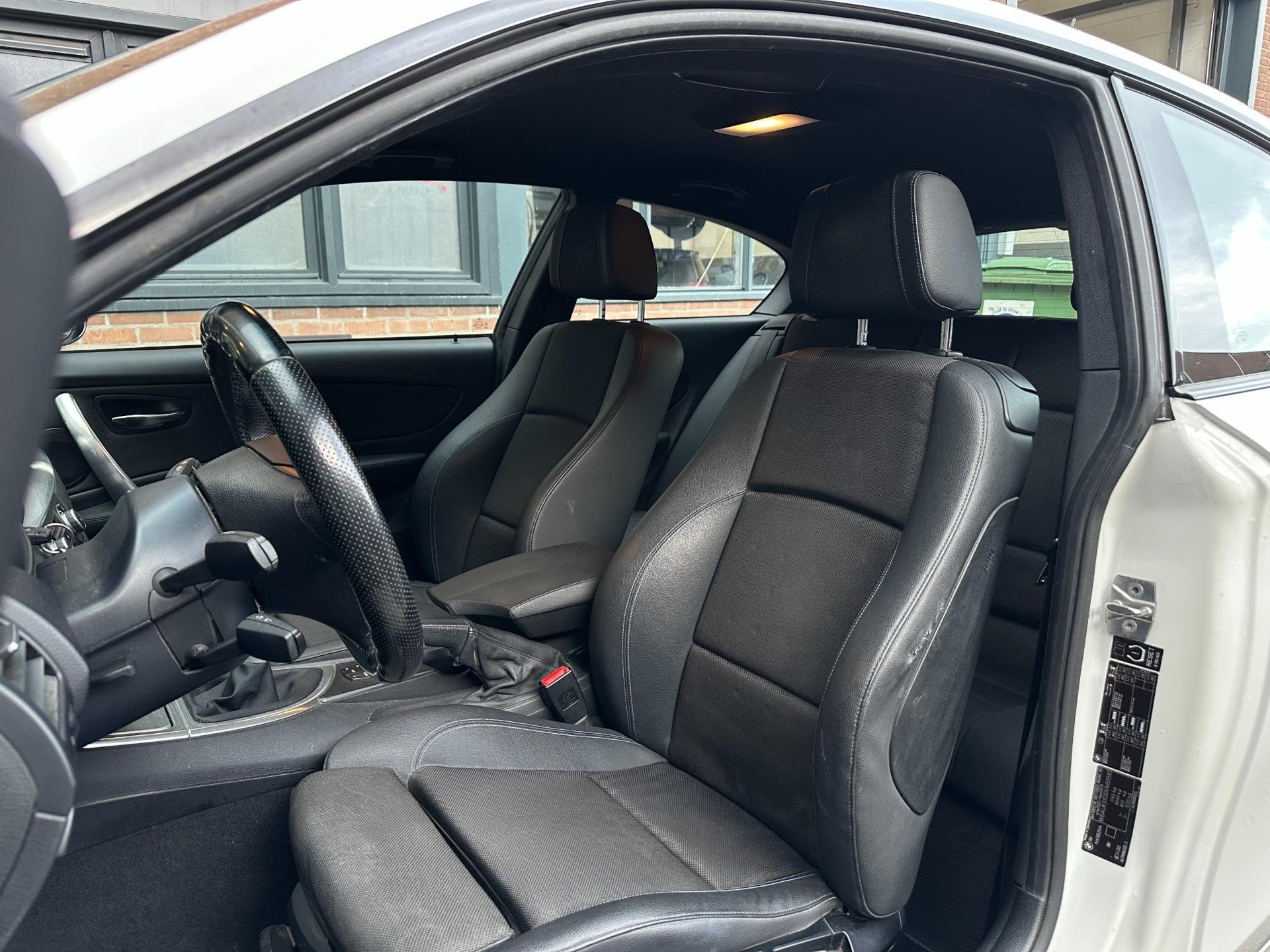 BMW 1-serie 116i Business Line Sport|Nap|M-Sport|Navi|Cruise, Auto's, BMW, 1-Serie, Euro 5, Achterwielaandrijving, 4 cilinders