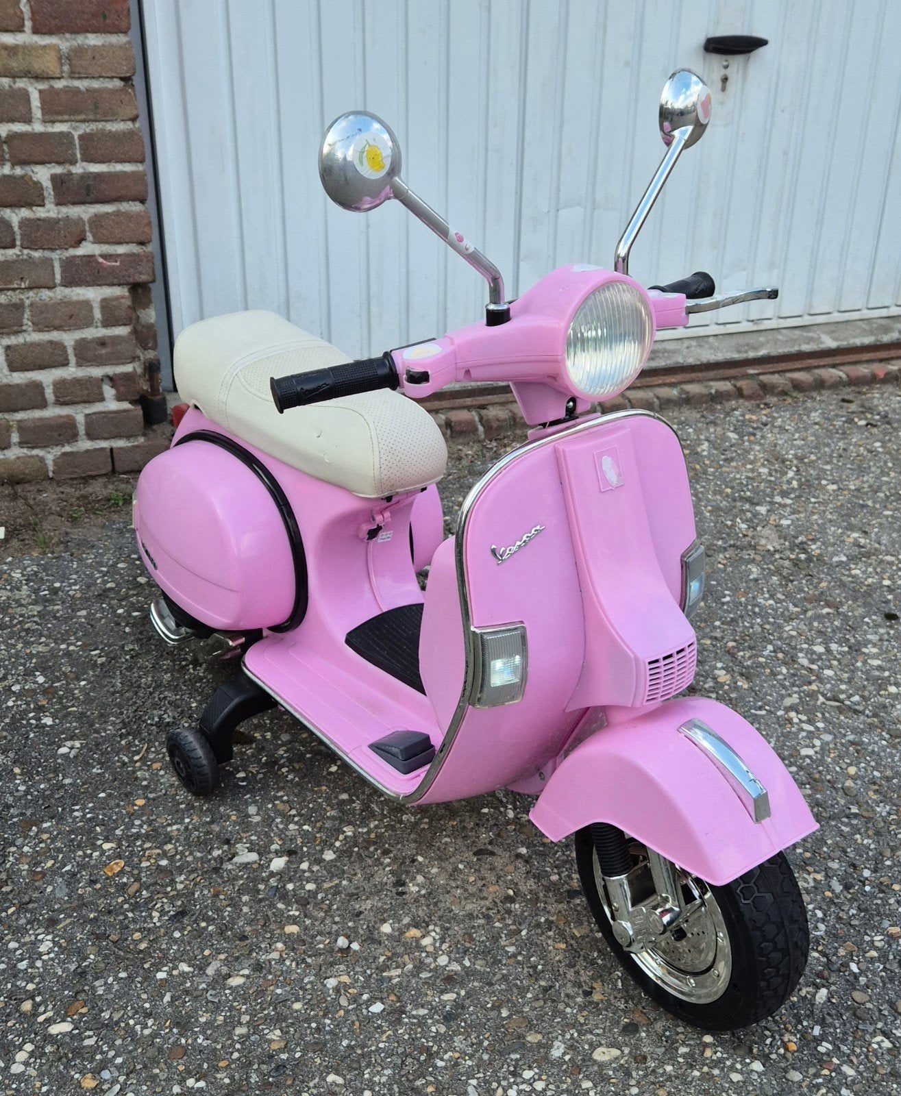 te koop elektrische Vespa kinderscooter in nette staat, Kinderen en Baby's, Ophalen, Gebruikt