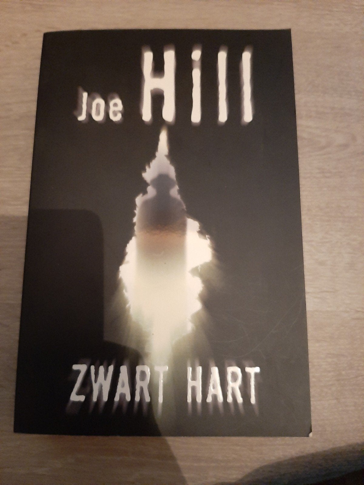 Zwart Hart - Joe Hill (Paperback), Boeken, Ophalen of Verzenden, Gelezen, Joe Hill, Nederland