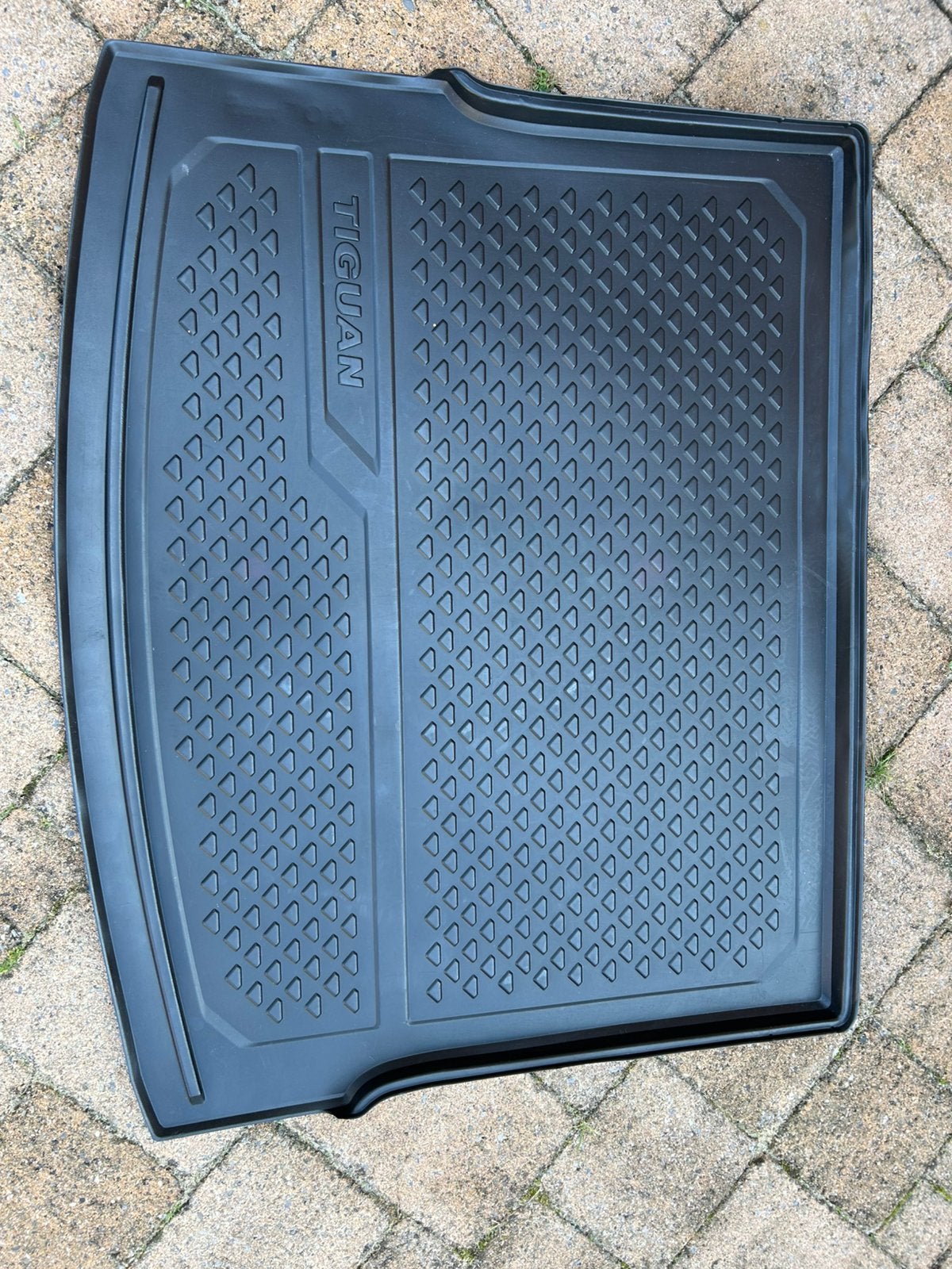 Kofferbakmat VW Tiguan, Ophalen, Zo goed als nieuw