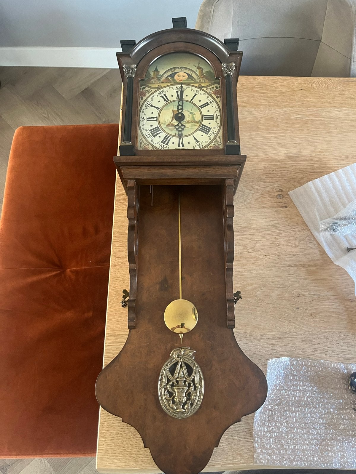Warmink Friese staartklok met maanfase en bellen, Ophalen