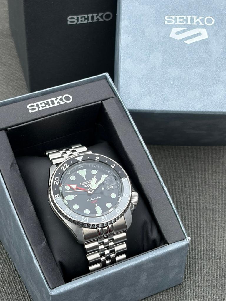Seiko SSK001K1 Bruce Wayne, Staal, Polshorloge, Ophalen of Verzenden, Zo goed als nieuw