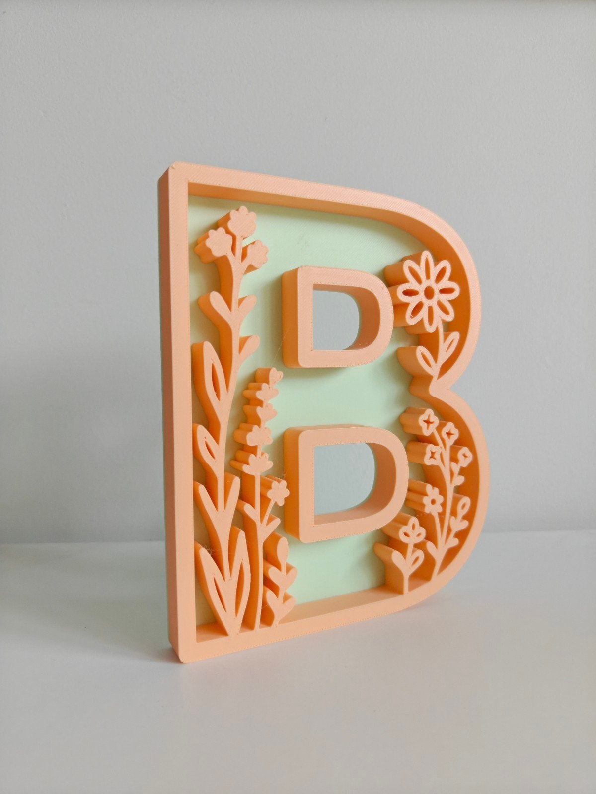 Sierletters met bloemen - Gepersonaliseerde decoratie, Huis en Inrichting, Ophalen of Verzenden, Nieuw, Kunststof