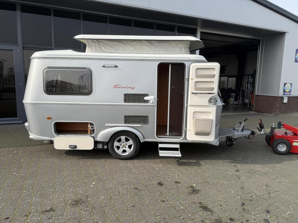 Eriba Touring Triton 420 GT Silver Langslaper + WC BJ 2017, Standaardzit, Tot en met 2, Bedrijf, 750 - 1000 kg