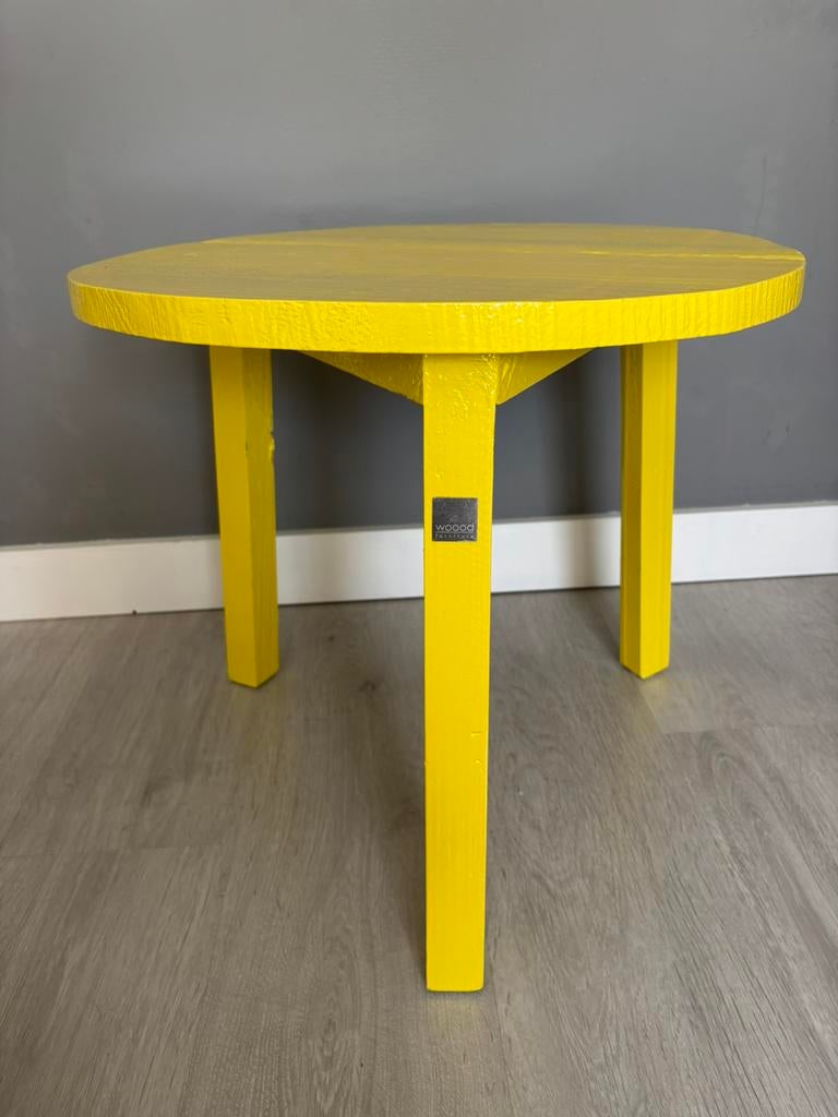 Leuk fel geel tafeltje WOOOD, Ophalen, Zo goed als nieuw, Rond, Minder dan 55 cm