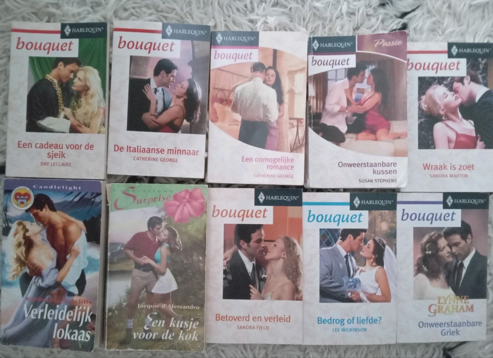 10 Romans o.a. Bouquet Reeks en Candlelight, Boeken, Ophalen of Verzenden, Gelezen