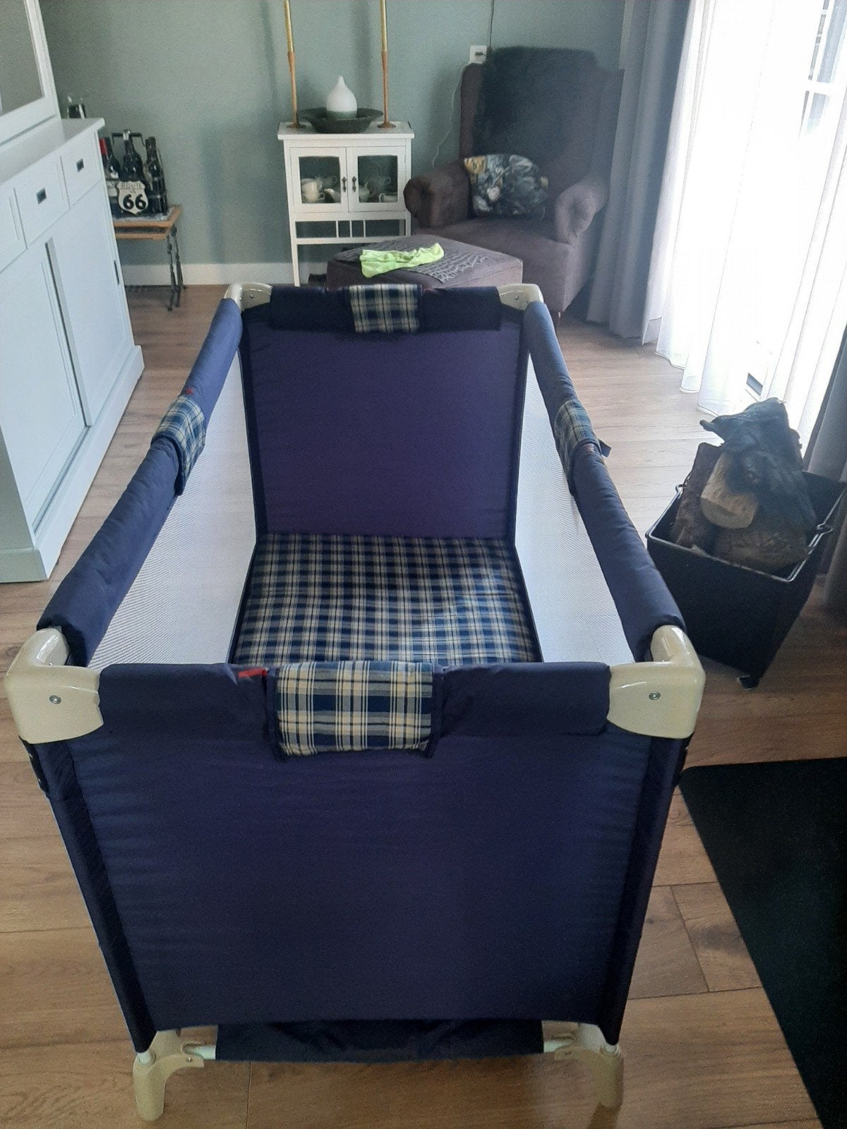 Campingbedje met  geruit  matras en tas, Ophalen, Gebruikt, Blauw