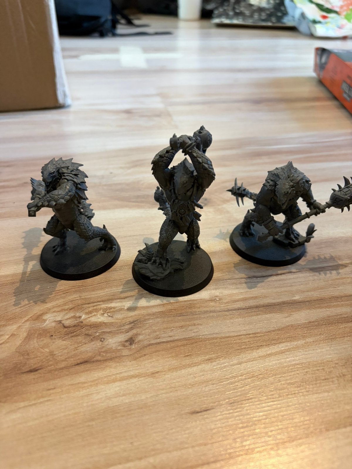 Warhammer aos seraphon kroxigor bare plastic, Ophalen of Verzenden, Zo goed als nieuw, Warhammer, Figuurtje(s)