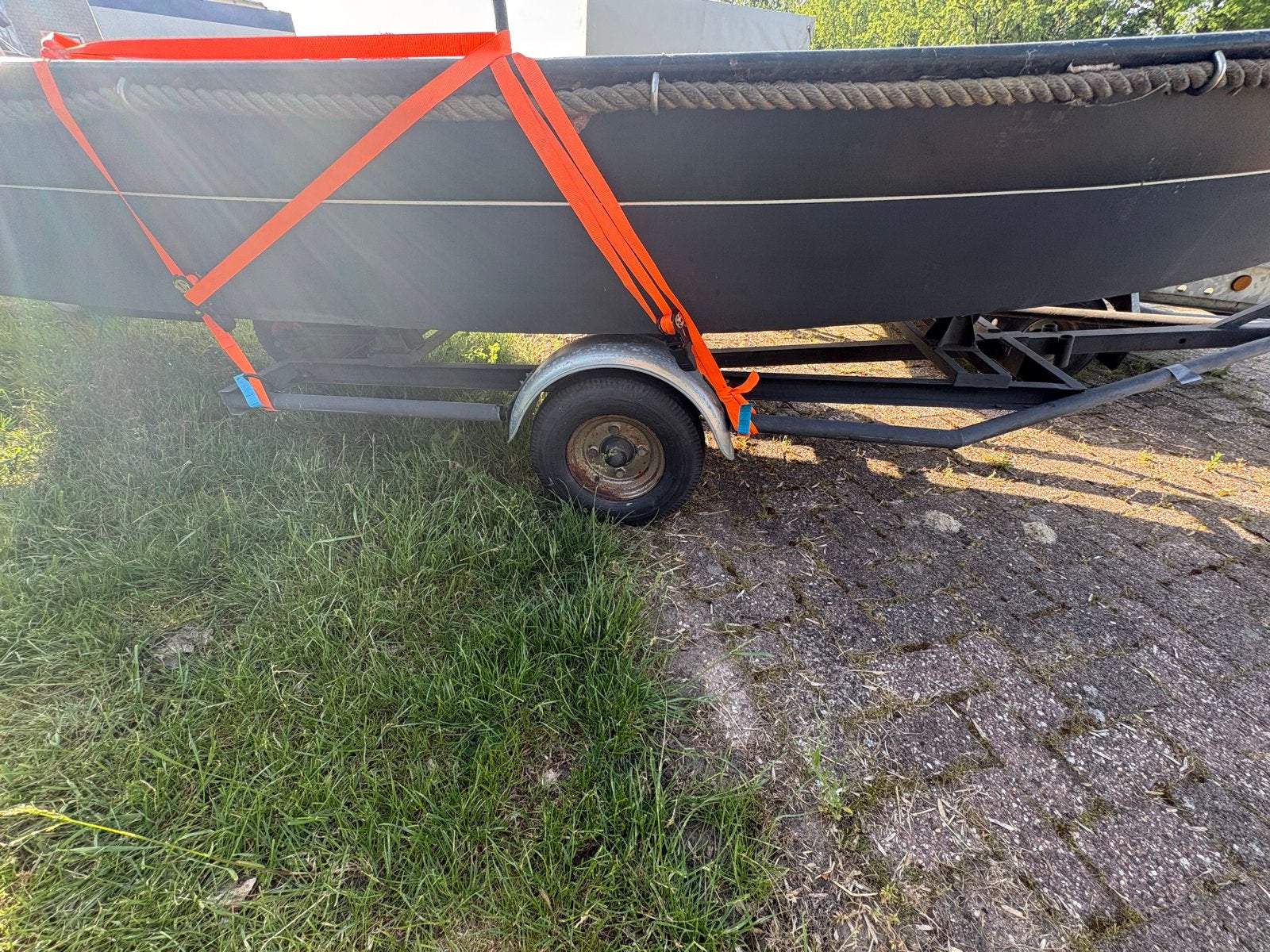 Boot met vlonder, 4 pk buitenboordmotor en trailer, Watersport en Boten, Motorboten en Motorjachten, Ophalen of Verzenden, Gebruikt