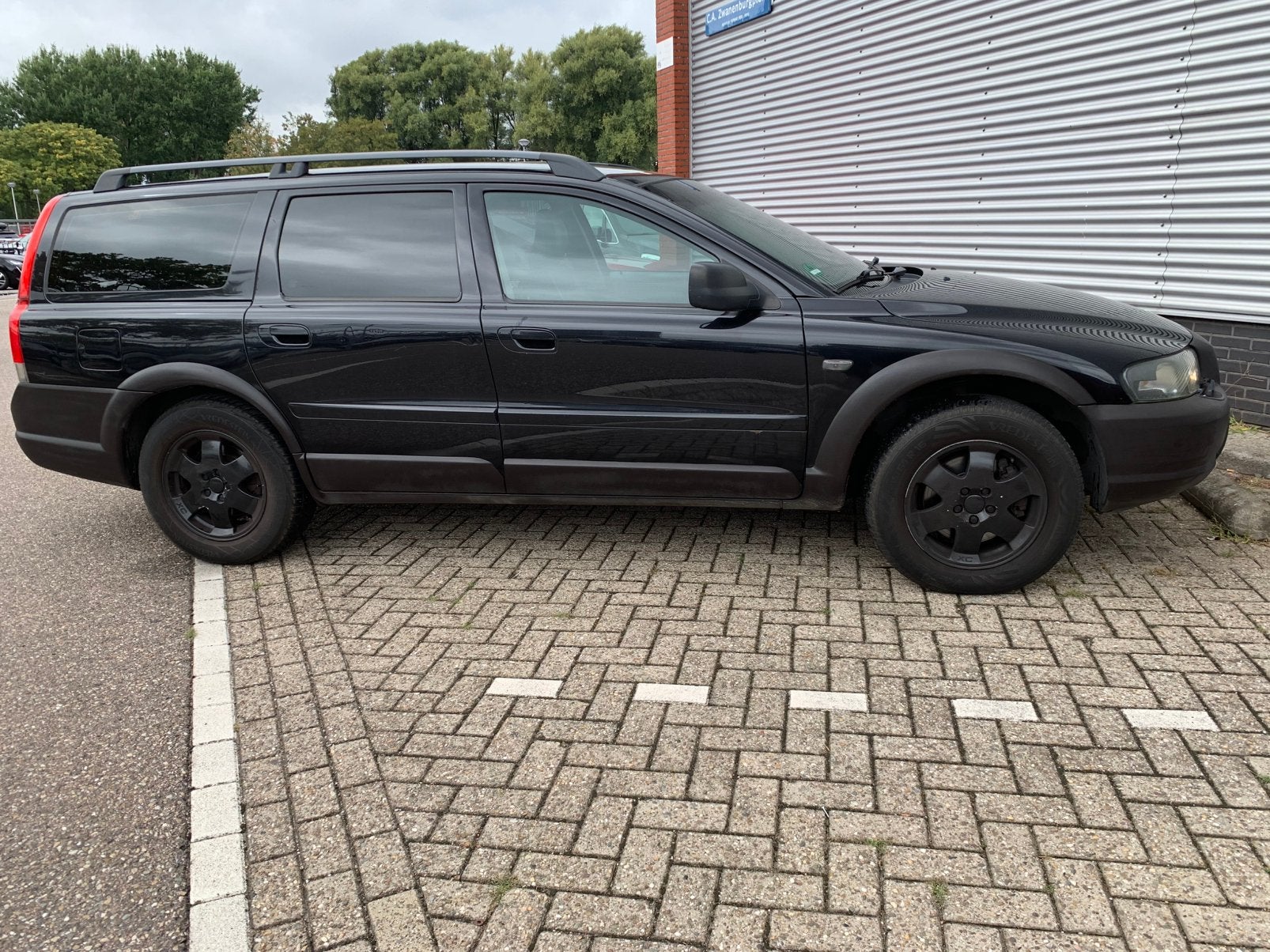 Volvo XC70 2.5 T AWD Geartronic 2004 Nwe Apk en Distributie, Auto's, Volvo, Automaat, Stoelverwarming, 1800 kg, Zwart