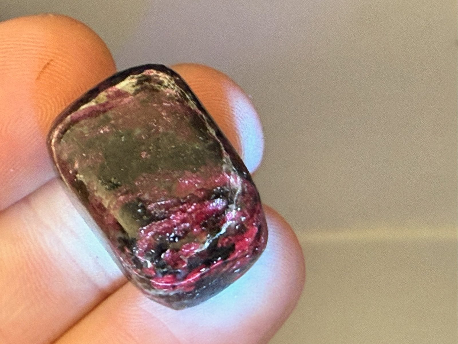 Robijn in Zoisiet Tanganyika artstone mineralen UV Actief, Ophalen of Verzenden, Mineraal