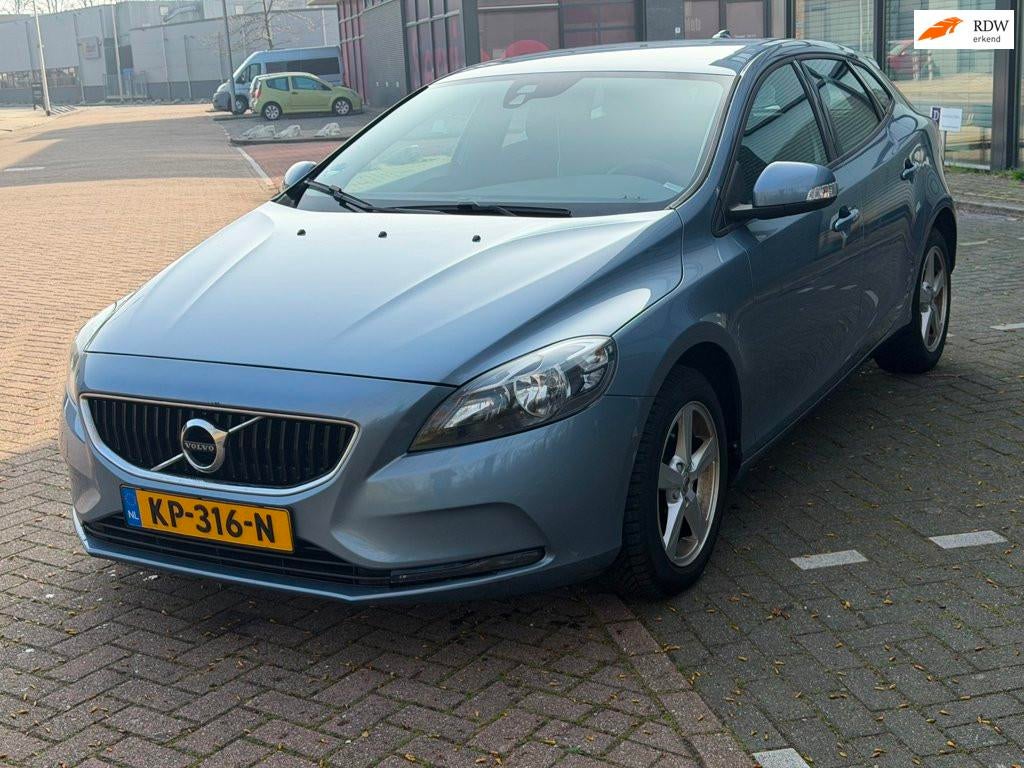 Volvo V40 2.0 D2 R-Design, Auto's, Voorwielaandrijving, Gebruikt, Euro 6, 4 cilinders