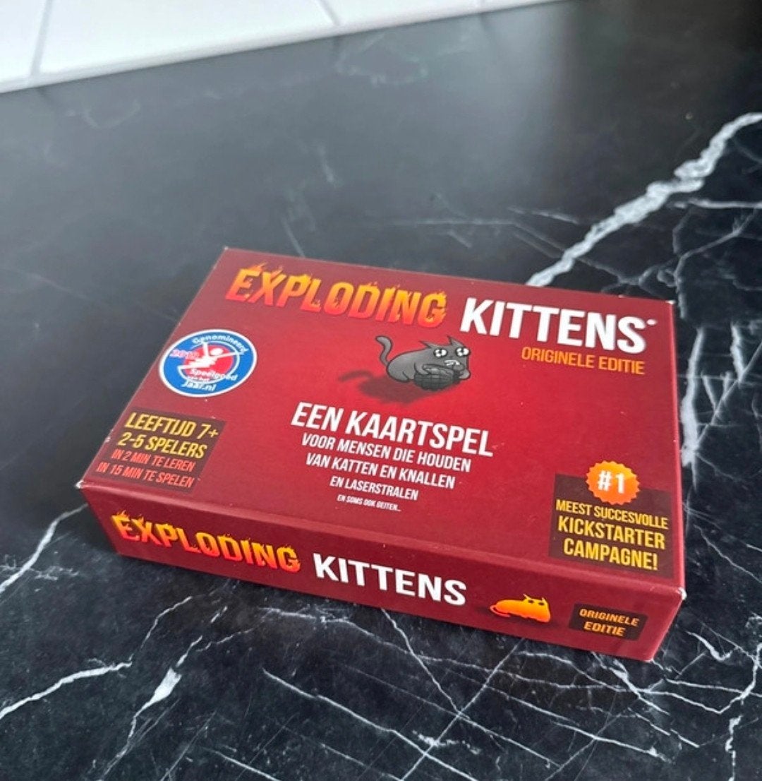 Exploding Kittens - Originele Editie Kaartspel, Vijf spelers of meer, Ophalen of Verzenden, Zo goed als nieuw