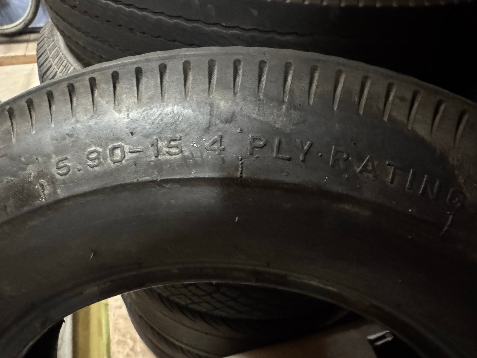 Firestone Dragster 5.90-15 4 Ply Rating Tubeless Band, Ophalen, Gebruikt
