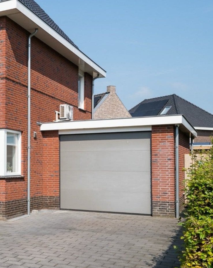 Garagedeur met Elektrische Aandrijving, Doe-het-zelf en Verbouw, Ophalen, Garagedeur, Zo goed als nieuw, 120 cm of meer
