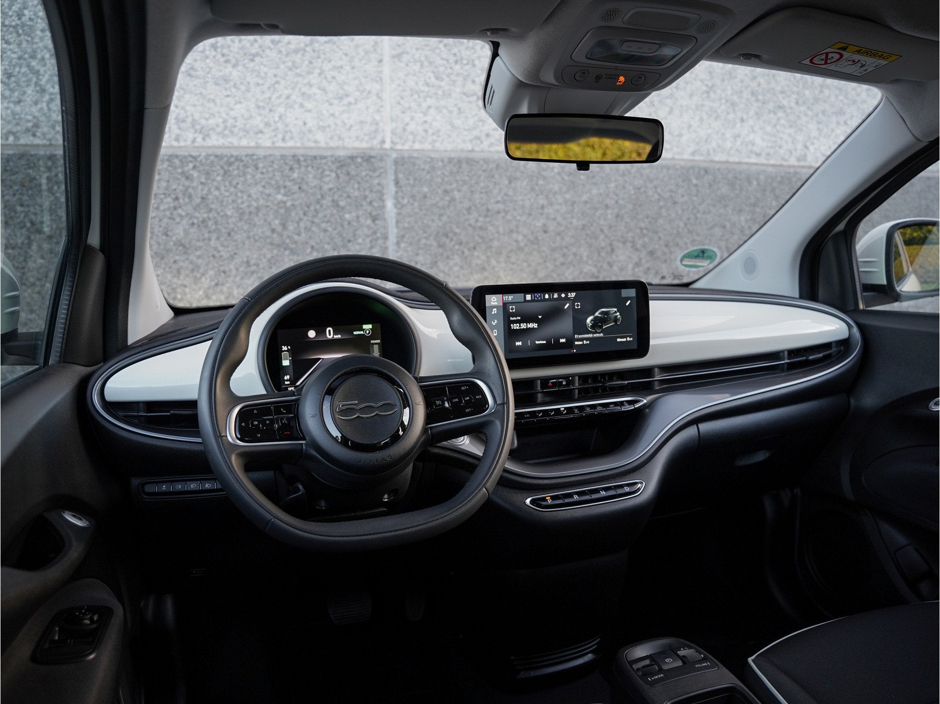 Fiat 500 Urban 42 kWh |328 KM Actieradius |Lichtmetalen velg, Stof, Gebruikt, 4 stoelen, Wit