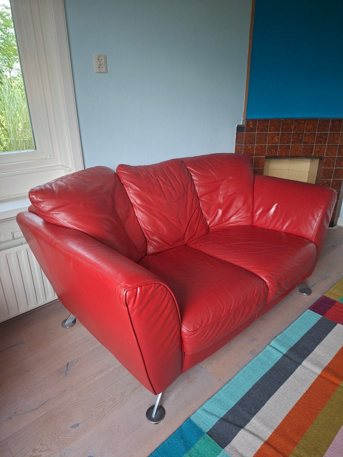 Comfortabele rode leren tweezitsbank GRATIS, Ophalen, Gebruikt, 150 tot 200 cm, Tweepersoons