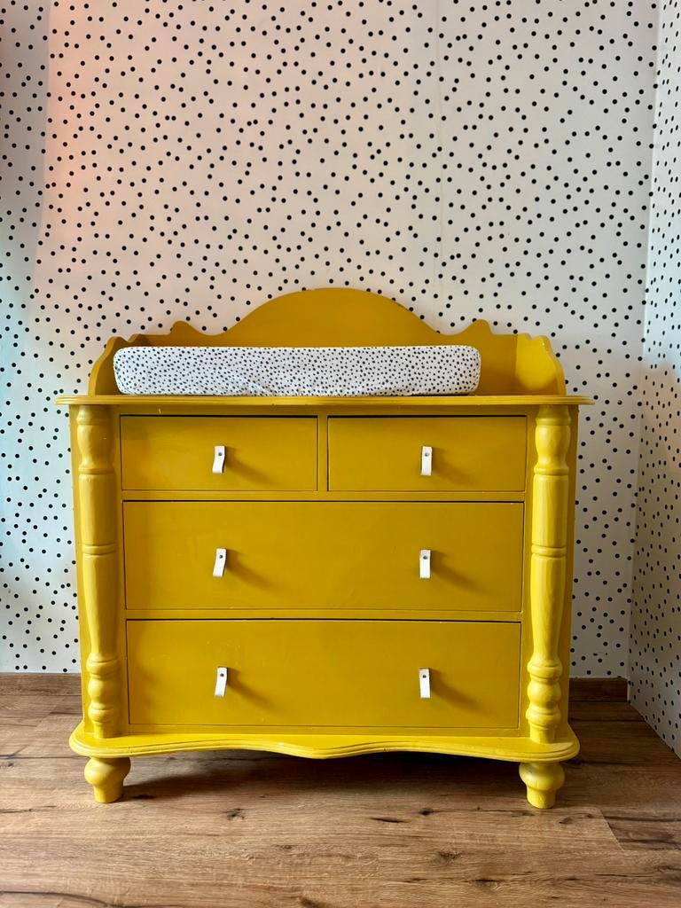 Vintage commode okergeel, Ophalen, 70 cm of meer, Zo goed als nieuw, 75 tot 100 cm