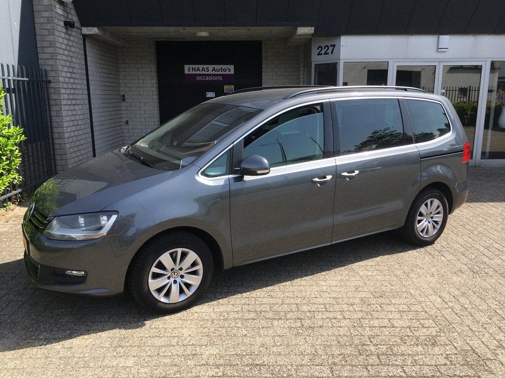 Volkswagen Sharan 2.0 TDI Highline Edition 7 PERSONS / LEDER, Voorwielaandrijving, Euro 5, 136 pk, Gebruikt
