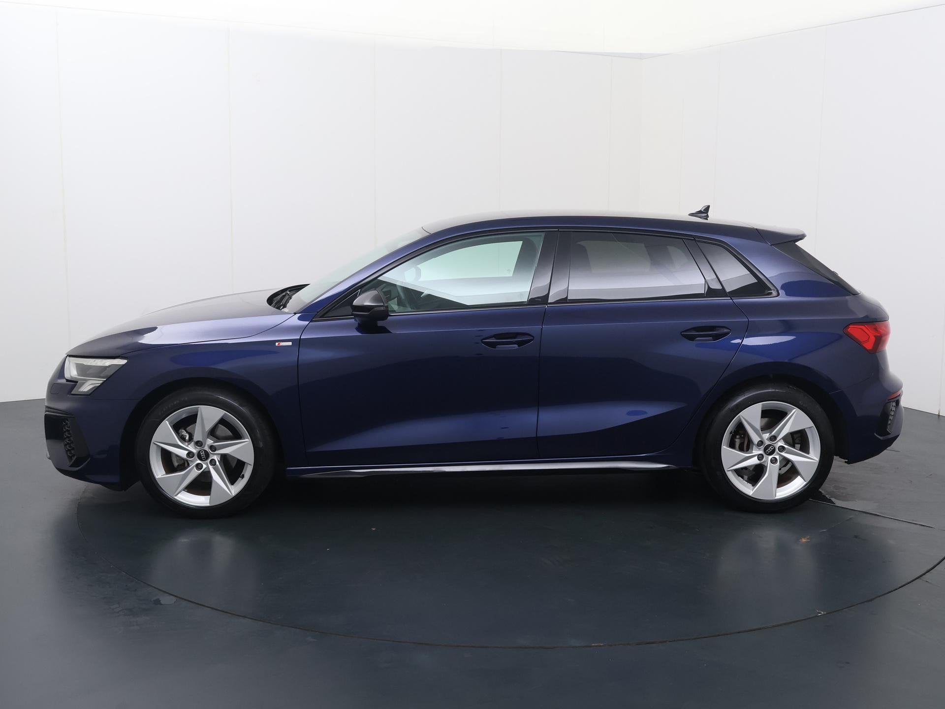 Audi A3 Sportback 35 TFSI S edition | 150 PK | Automaat | Ad, 4 cilinders, Blauw, Leder en Stof, Origineel Nederlands