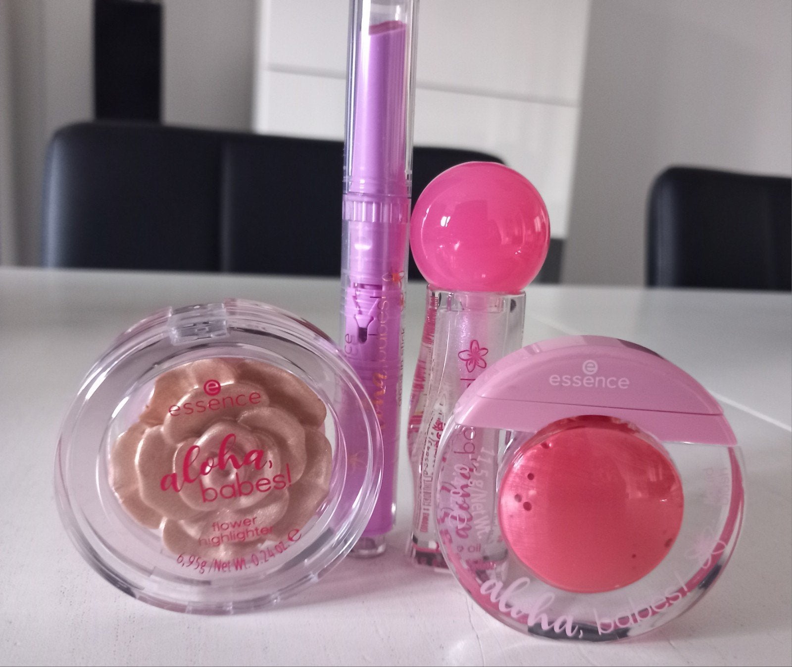 2+1 GRATIS Essence limited edition 'aloha babes', Overige kleuren, Gehele gezicht, Nieuw, Ophalen of Verzenden