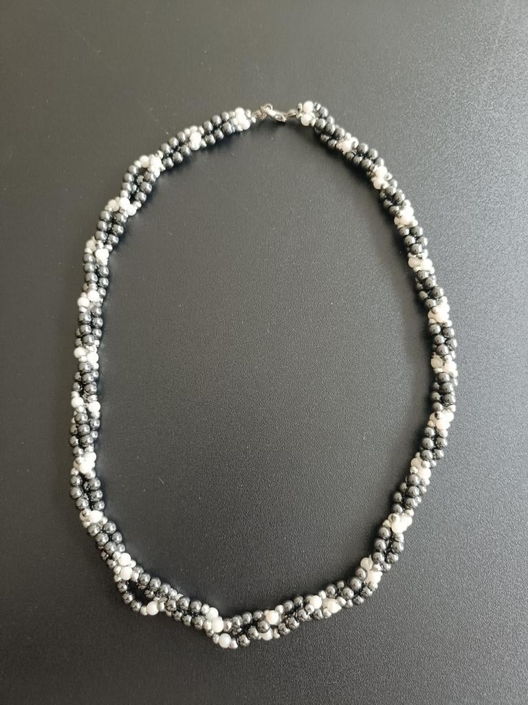 Antraciet-witte kralenketting 50 cm, Ophalen of Verzenden, Wit, Overige materialen